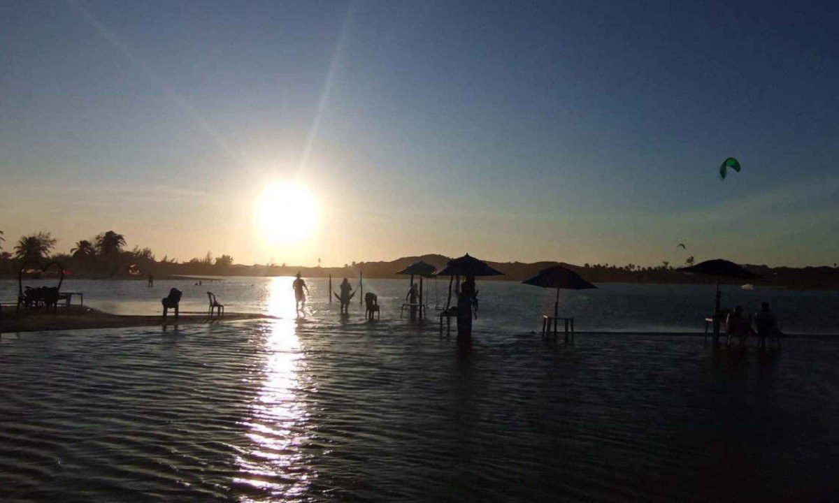 Que tal curtir a Lagoa do Cauípe, no Ceará? Outros feriados para serem esticados são o Dia do Trabalhador (1º de maio) e o Dia da Consciência Negra (20 de novembro), ambos às quintas-feiras -  (crédito: Carlos Altman/EM)