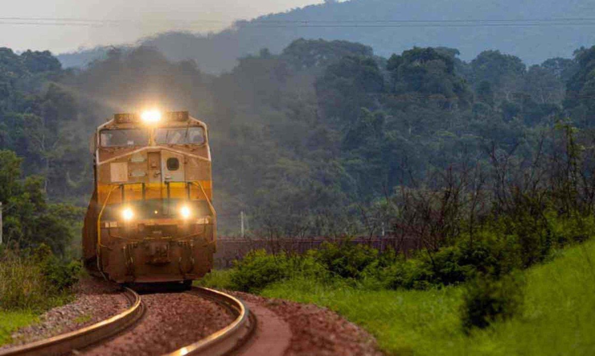 Ministério dos Transportes firmou um acordo com a Vale, resultando em um investimento de R$ 17 bilhões na infraestrutura do país -  (crédito: ANDERSON SOUZA)