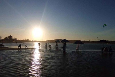 Que tal curtir a Lagoa do Cauípe, no Ceará? Outros feriados para serem esticados são o Dia do Trabalhador (1º de maio) e o Dia da Consciência Negra (20 de novembro), ambos às quintas-feiras -  (crédito: Carlos Altman/EM)