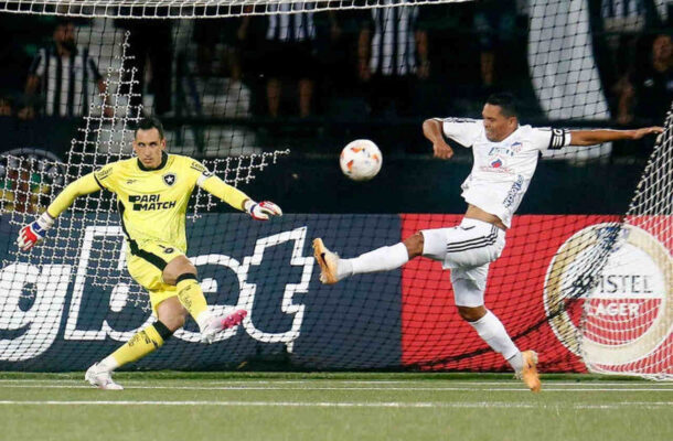  ABRIL - O efeito Mathias terminou na estreia do time na fase de grupos da Copa Libertadores. O Junior Barranquilla veio ao Colosso do SubÃºrbio e passeou: 3 a 1. Poderia ser atÃ© mais se os colombianos nÃ£o se limitassem a administrar o resultado na etapa inicial - Foto: Vitor Silva/Botafogo 