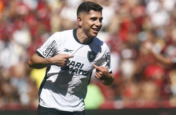 Mas aquelas partidas não representariam o trabalho de AJ no Glorioso. Na sequência, o Botafogo emendou três vitórias (Atlético-GO, Juventude e Flamengo) no Brasileirão e uma na Libertadores (3 a 1 sobre o Universitario, do Peru). Todas no Rio de Janeiro. O português colocou o Alvinegro na liderança do Brasileirão ao fim da quarta rodada - Foto: Vitor Silva/Botafogo 