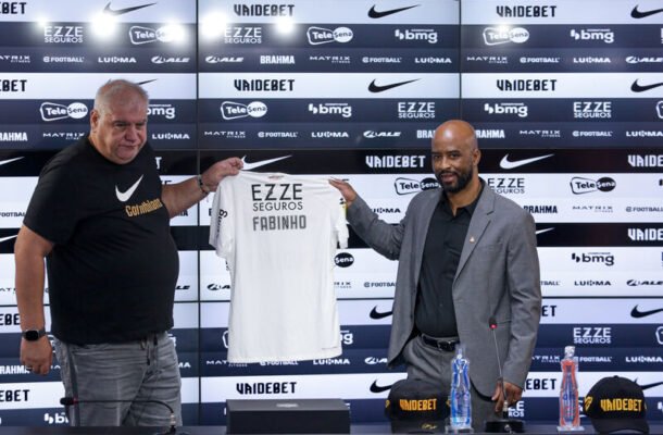 Rubão deixa o Corinthians em meio à relação desgastada que construiu com o presidente Augusto Melo. O diretor perdeu autonomia no dia a dia do CT Dr. Joaquim Grava desde a chegada de Fabinho Soldado no clube e pediu para sair em meio a uma briga com o mandatário. - Foto: Rodrigo Coca/Agência Corinthians