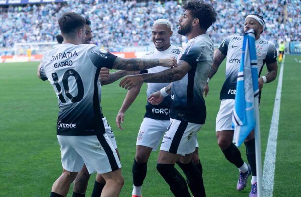 Na Ãºltima partida do mÃªs, TimÃ£o vence o GrÃªmio por 3 a 0, fora de casa e termina o ano com nove vitÃ³rias seguidas, atingindo o recorde do Campeonato Brasileiro. - Foto: Rodrigo Coca/AgÃªncia Corinthians