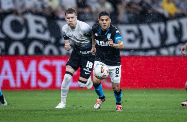 Outra semifinal no caminho corintiano, desta vez da Sul-Americana. Na Neo Química Arena, o Corinthians recebeu o Racing-ARG e empatou em 2 a 2, deixando a decisão da vaga para a final para o jogo de volta, em Buenos Aires. - Foto: Divulgação/Racing