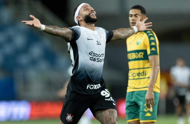 Corinthians vence o Cuiabá por 1 a 0, fora de casa, com gol de Memphis e, enfim, deixa a zona de rebaixamento do Campeonato Brasileiro. - Foto: Rodrigo Coca/Corinthians