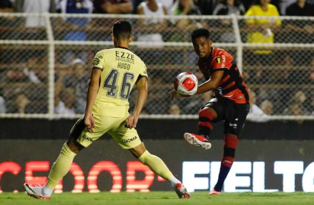 Contudo, os jogos seguintes foram uma coleção de frustração para o torcedor. Afinal, o Timão perdeu para Ituano e São Bernardo, ambos por 1 a 0 e fora de casa. Os resultados eram apenas um prelúdio do que seria a competição para o Corinthians. - Foto: Miguel Schincariol/ituano