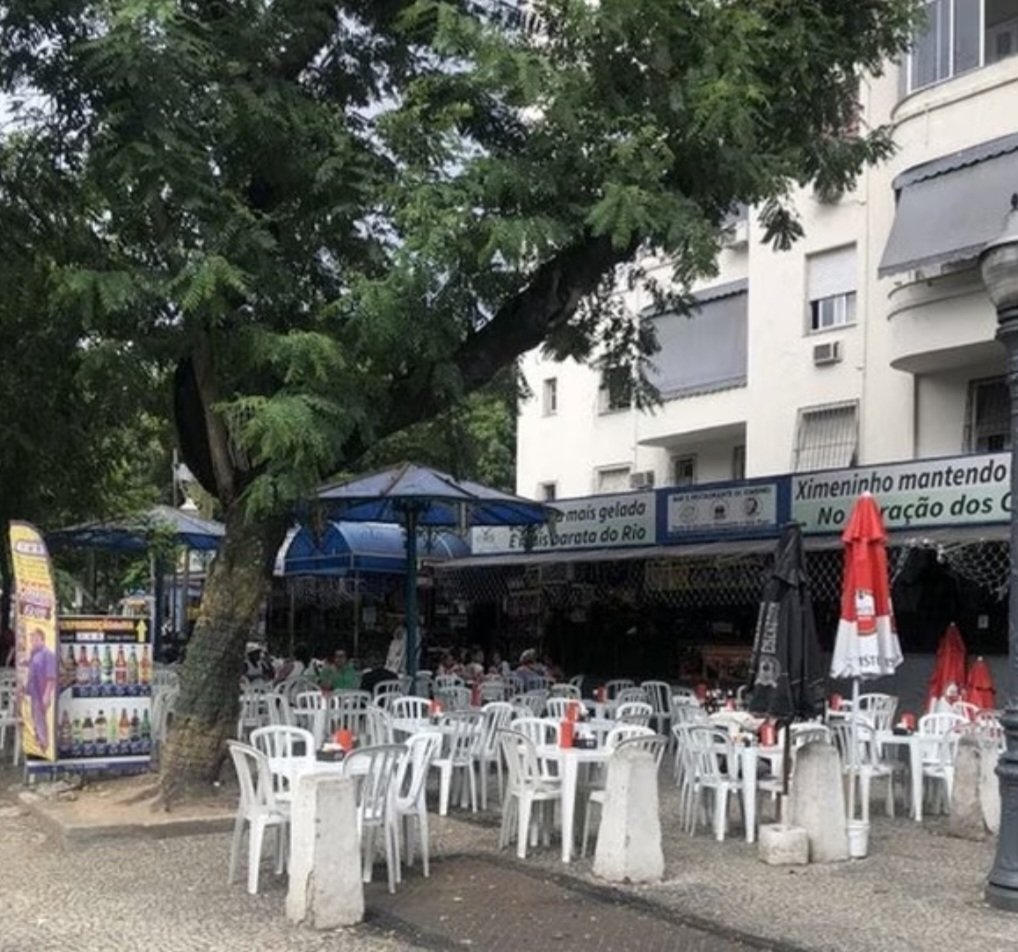 O restaurante Os Ximenes, por exemplo  tomou a providência para manter a clientela,afastando o risco de ataque dos insetos. 