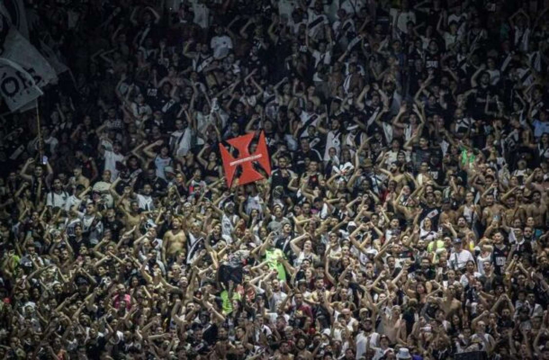 Vasco – Retrospectiva-2024: ano marcado pela saída da 777 e volta de Coutinho