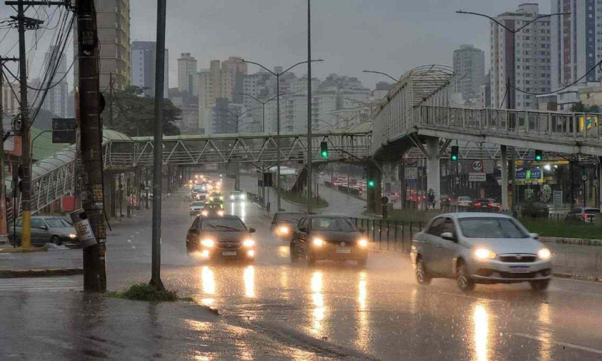 O grande volume de chuva preocupa os belo-horizontinos neste in&iacute;cio de 2025 -  (crédito: Gladyston Rodrigues/EM/D.A Press)