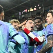 Arsenal vira sobre Brentford com show de brasileiros e reassume vice-liderança do Inglês - No Ataque Internacional
