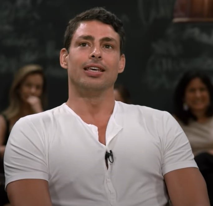 Ator: Cauã Reymond - Time do coração: Flamengo - Atualmente com 42 anos, ele tem em sua conta oficial do Instagram mais de 12 milhões de seguidores.