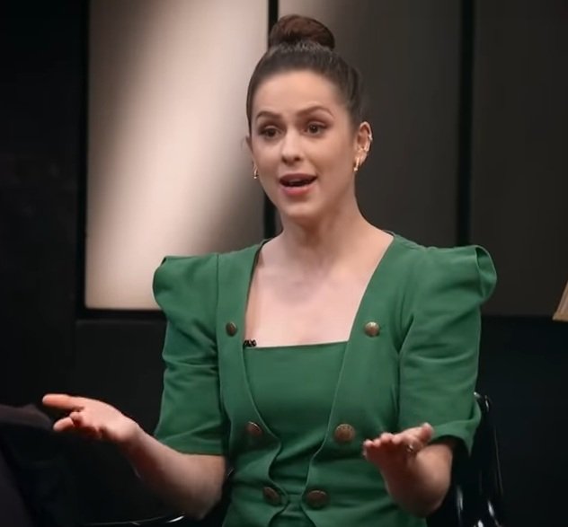 Atriz: Sophia AbraÃ£o - Time do coraÃ§Ã£o: Corinthians - Atualmente com 31 anos, ela tem em sua conta oficial do Instagram mais de 5 milhÃµes de seguidores.