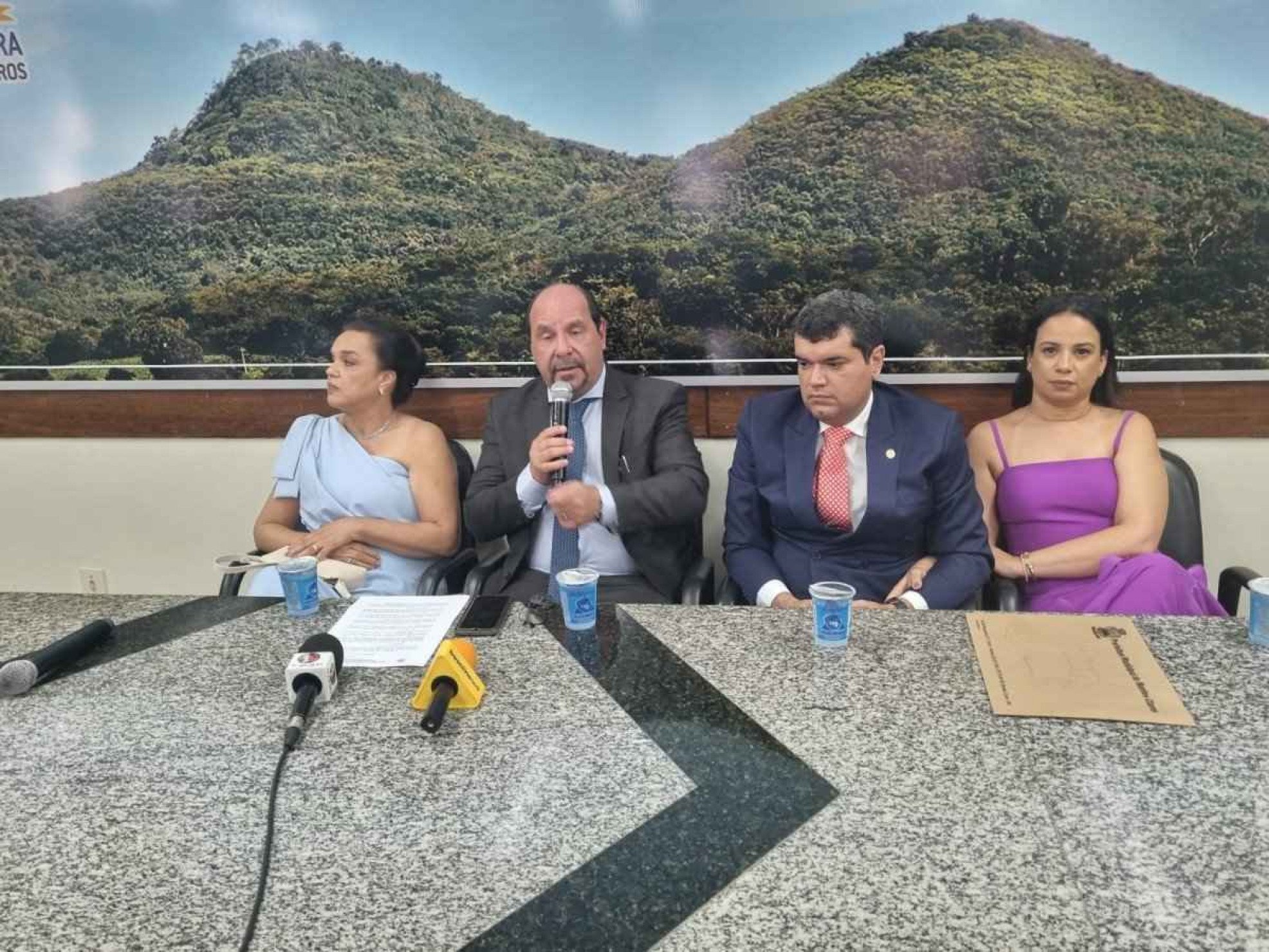 Prefeito de Montes Claros, Guilherme Guimarães (União Brasil) anunciou o secretariado ao lado do vice-prefeito, Otavio Rocha