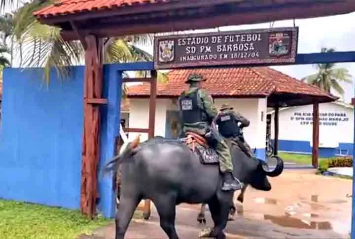 Isso acontece, já que Soure é banhada por rios. Além disso, possui muitas áreas de difícil acesso, limitando o alcance de motocicletas e viaturas operacionais em certas ocorrências.