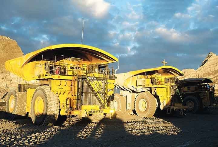 Além disso, a mina é operada de forma independente pela Compañía Minera Antamina SA. Em 2014, os mineiros sindicalizados entraram em greve por salários e benefícios. 