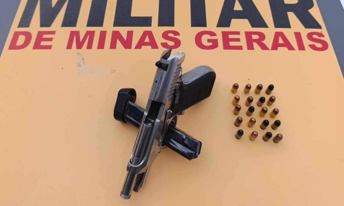 A arma estava com carregador e 20 munições intactas -  (crédito: PMMG)