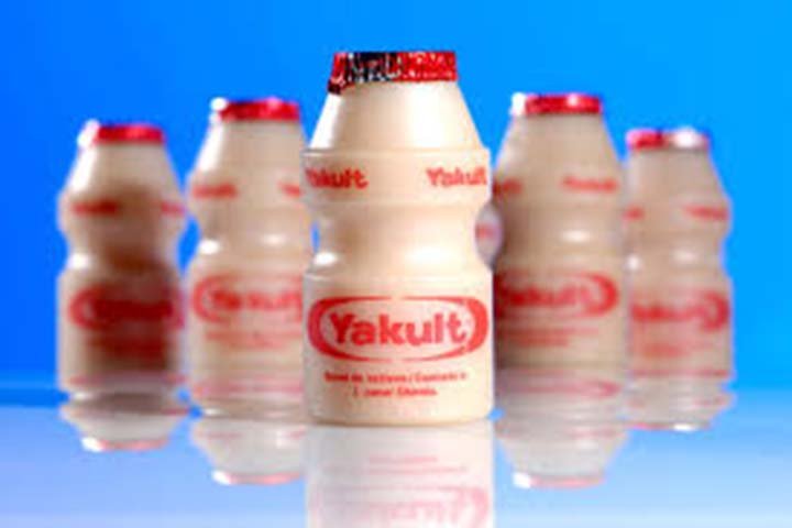 Yakult - Marca japonesa de bebida láctea fermentada que contém lactobacilos (gênero de bactérias) vivos. Sua popularidade fez as pessoas referirem-se a probióticos variados como “yakult”. 
