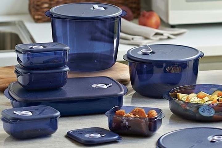 Tupperware - Marca de recipientes plásticos para armazenar alimentos lançada em 1946 e presente no mundo todo. No Brasil, passou a nomear produtos similares. 

