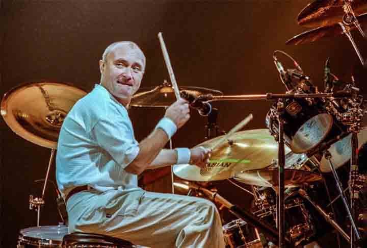 Entre o fim dos anos 70 e a década de 80 o Genesis obteve enorme êxito comercial. No período, Collins também deu início à sua carreira solo. 

