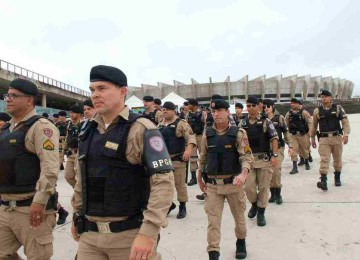 Operação Férias Seguras foi lançada ontem na Esplanada do Mineirão. Rondas policias vão priorizar áreas residenciais e escolas -  (crédito: Jair Amaral/EM/D.A Press)