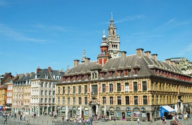 8º) Lille, França: Lille é uma charmosa cidade localizada no norte da França, próxima à fronteira com a Bélgica. É a capital da região de Hauts-de-France e do departamento de Nord.