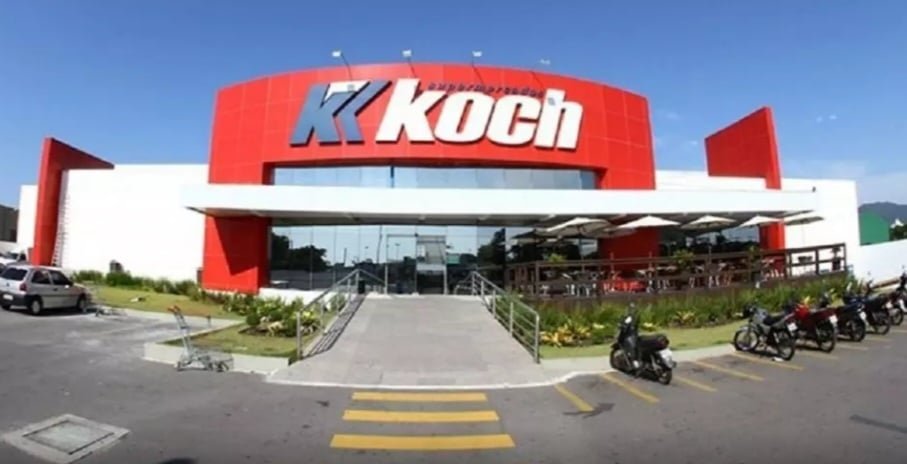 Em nono: o Koch Supermercados, fundado em 1983 em Curitiba, é uma das principais redes de supermercados do Paraná e Santa Catarina. Em 2023, alcançou um faturamento de R$ 1,7 bilhões, destacando-se por sua forte presença regional e compromisso com a qualidade e inovação.