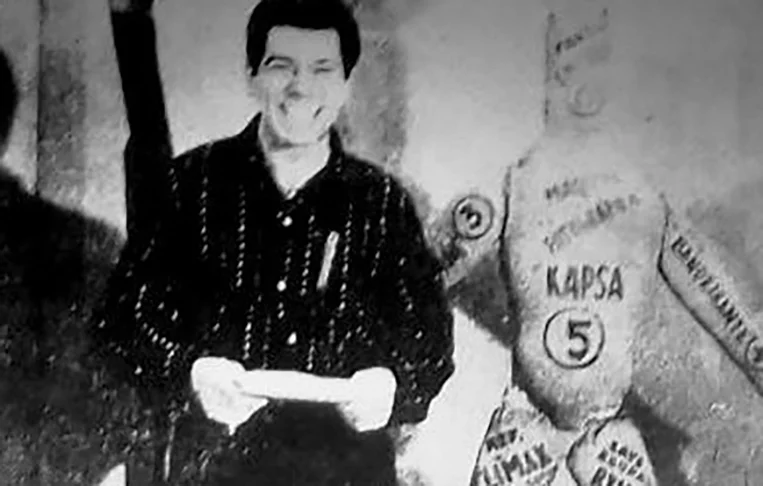 Em 1969, ele fundou a Baú Financeira, embrião do Banco Pan-Americano. Em 1975, absorveu a Liderança Capitalização que, em 1991, lançaria a TeleSena. Locutor respeitado no rádio, passou para a TV estreando em 1962 no programa Vamos Brincar de Forca (1962-TV Paulista). 