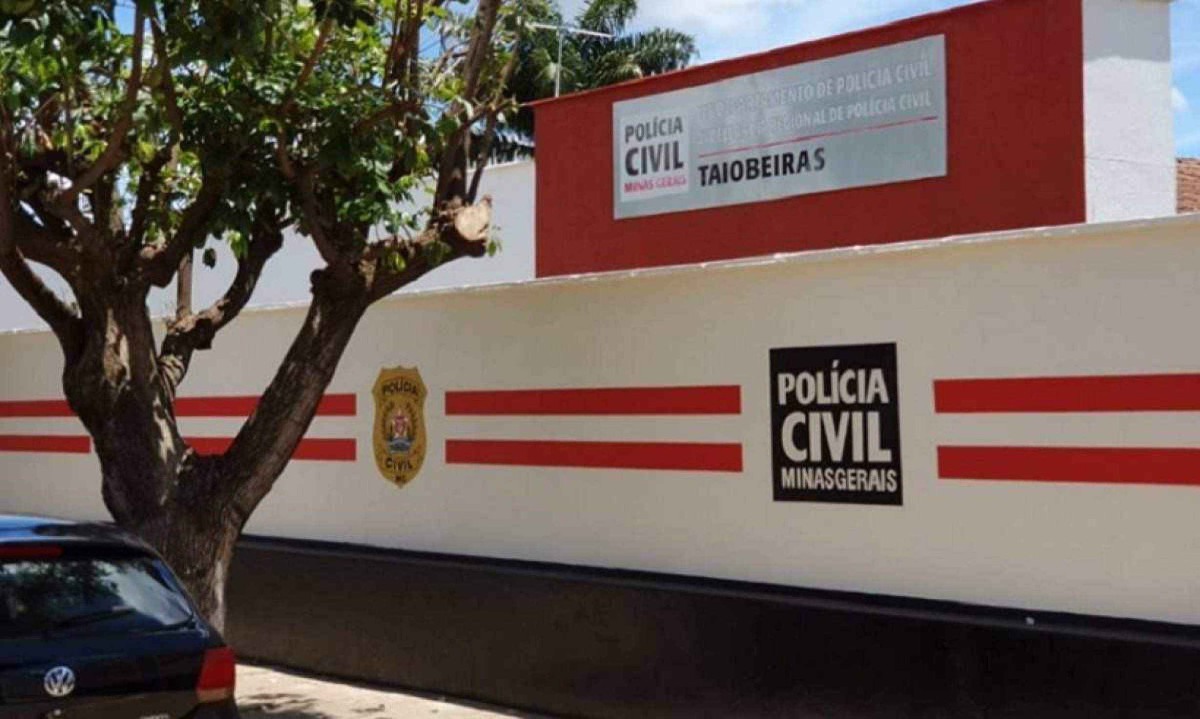 Levado à delegacia de Taiobeiras, homem confessa ter assassinado a mulher e simulado suicídio da vítima -  (crédito: PCMG)