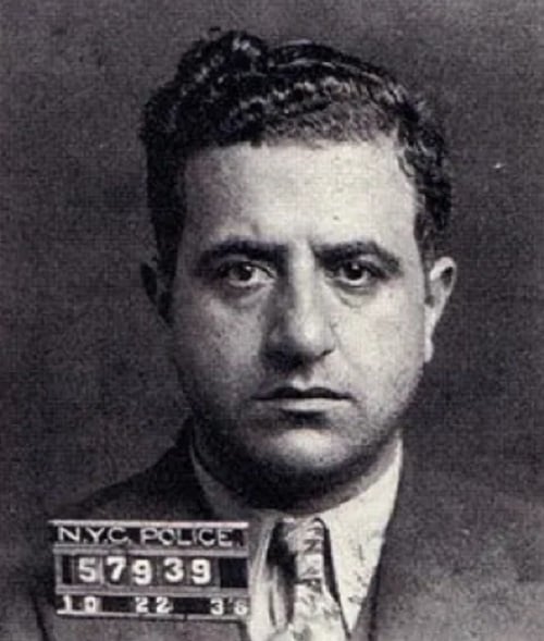 Albert Anastasia - A Cosa Nostra, dos Estados Unidos, já foi citada nessa galeria anteriormente e será novamente destacada pois Albert Anastasia foi um dos mafiosos mais poderosos e temidos desse grupo.