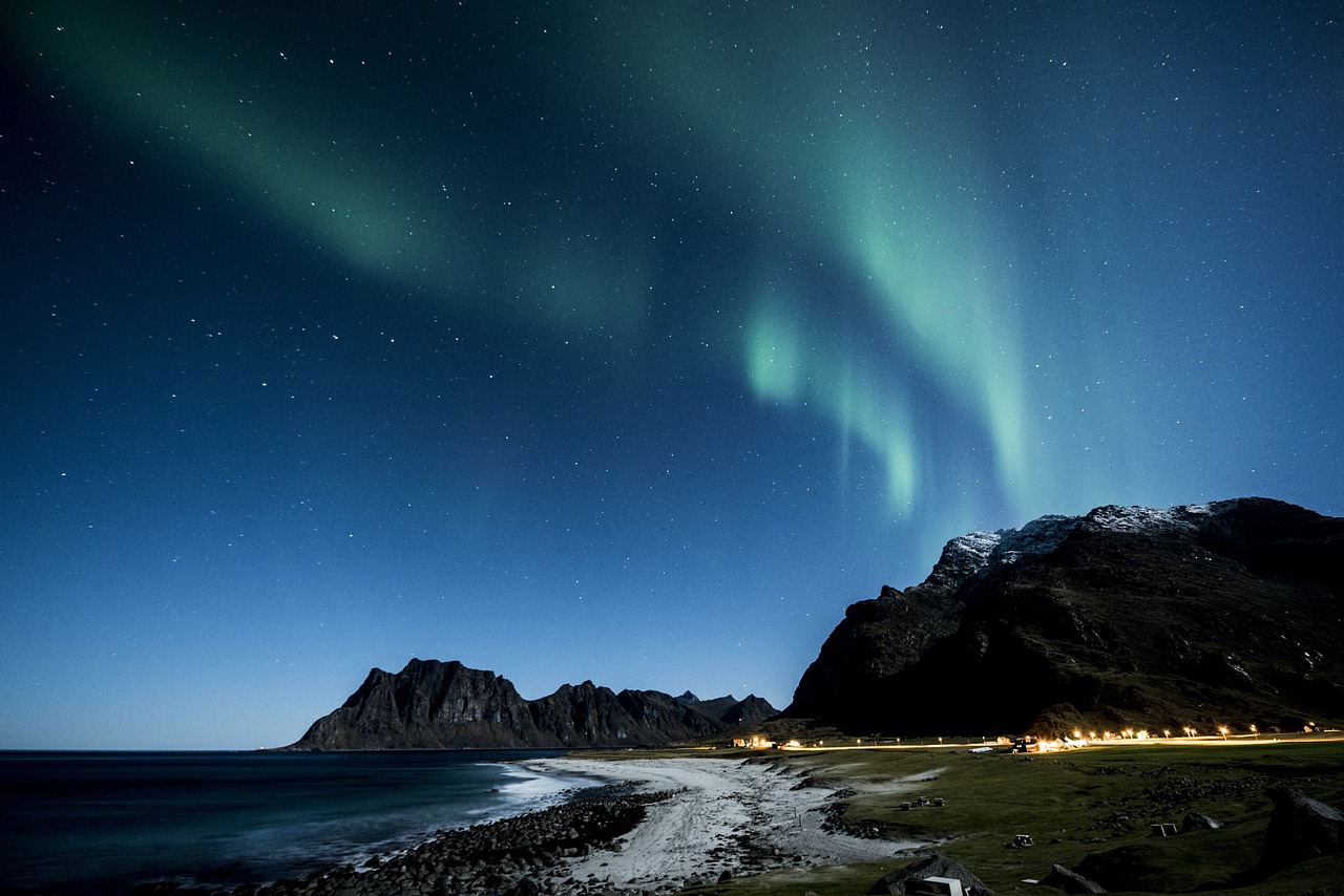 Curiosamente, o fenômeno natural pode ser visto tanto no hemisfério norte quanto no sul. Só que no sul recebe outro nome: aurora austral. 