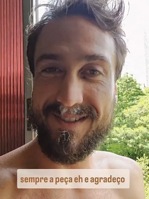 Frustrado com a situação, o ator pediu ajuda: 