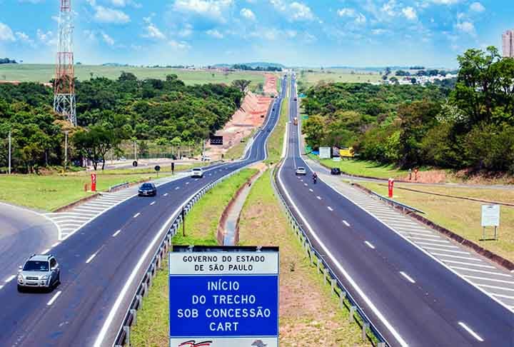 SP-225, de Itirapina a Santa Cruz do Rio Pardo (SP) - Conhecida como Rodovia Engenheiro Paulo Nilo Romano e Rodovia João Baptista Cabral Rennó, tem uma extensão  de 216 km entre Itirapina e Santa Cruz do Rio Pardo. A gestão é da  Concessionária Eixo SP, que opera o trecho concedido, responsável por manutenção e serviços ao longo da estrada.

