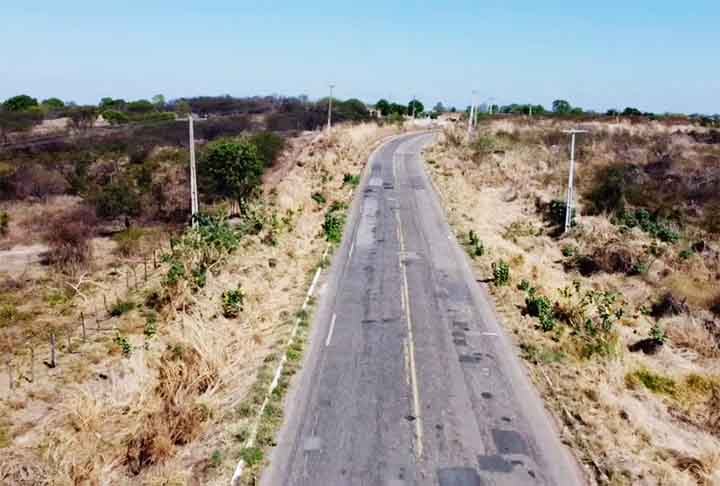 PB-400, de Cajazeiras a Conceição (PB) - Tem uma extensão aproximada de 92 km entre Cajazeiras e Conceição, no estado da Paraíba. A administração dessa rodovia é do DER-PB (Departamento de Estradas de Rodagem da Paraíba), que é o órgão responsável pela manutenção e operação da via.

