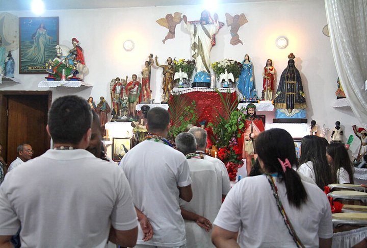 A Umbanda, por exemplo, é uma religião brasileira que combina elementos do catolicismo, do espiritismo e das religiões afro-brasileiras.