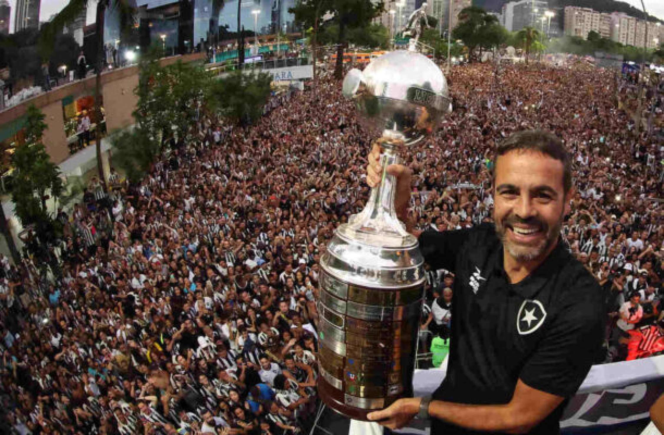 Artur Jorge dá adeus ao Botafogo: ???Sua estrela vai me acompanhar por toda vida???