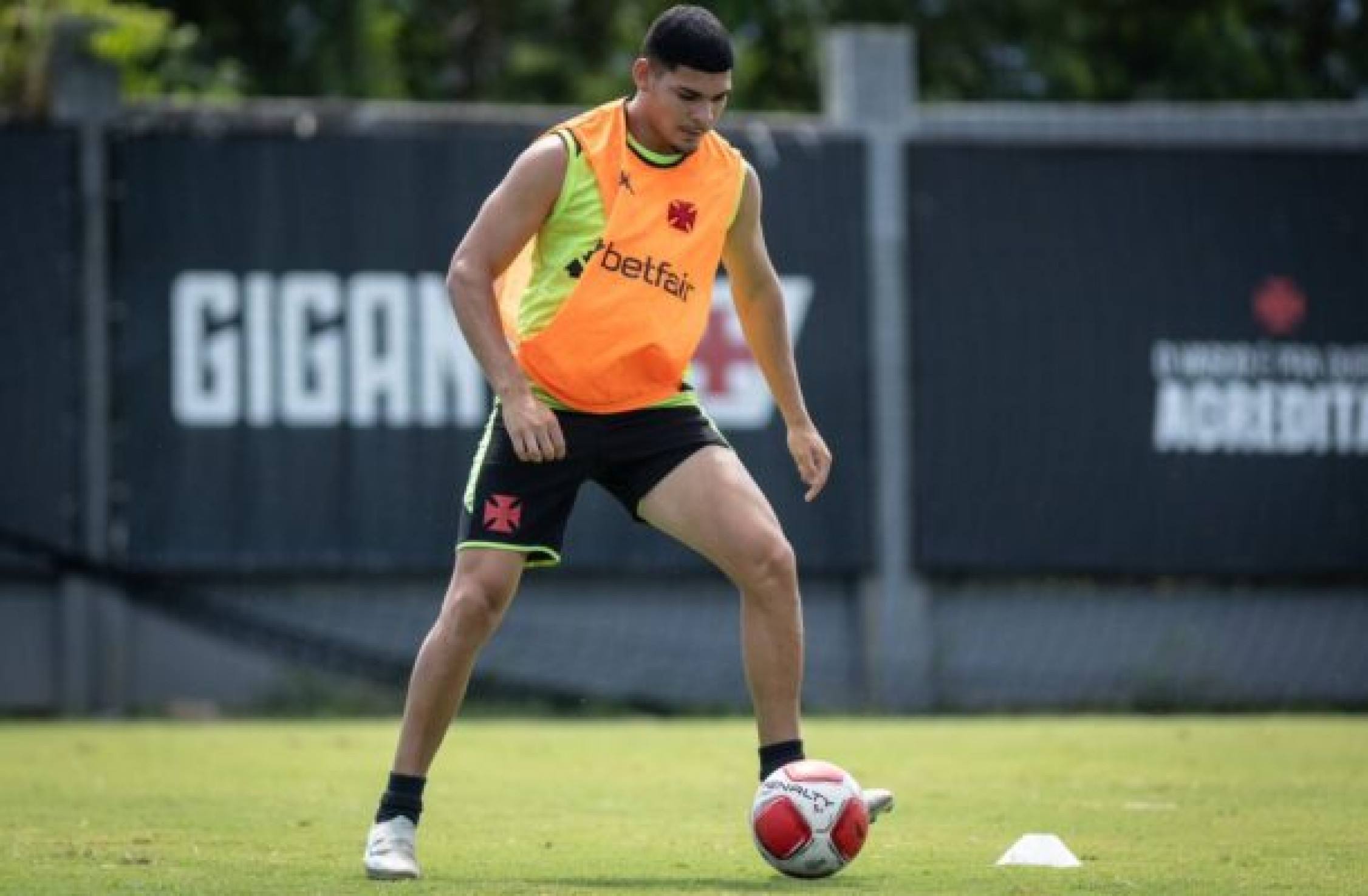 Vasco perde jogo-treino para o Volta Redonda