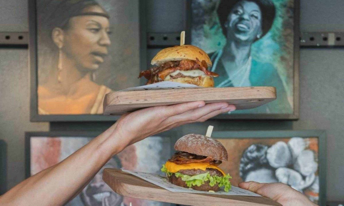 Hambúrgueres do Soul Jazz Burger carregam nome de famosas composições -  (crédito: Ana Freitas/Divulgação)