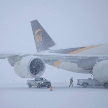 Grande tempestade de inverno passa pelos EUA com neve e ventos - Luke Sharrett/Getty Images/AFP