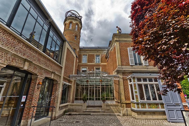 A casa onde ele viveu por 18 anos, em Amiens, tornou-se um museu, aberto à visitação. 