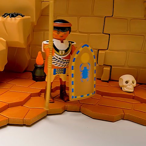 Já entre os meninos o sucesso era a linha de bonecos 