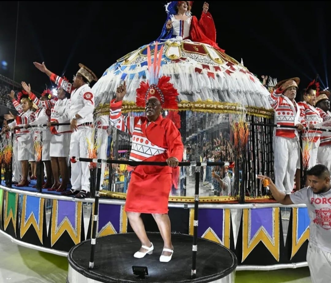 Verne é tão popular que, em 2023, uma de suas obras inspirou a escola de samba Porto da Pedra. E a agremiação levou o título de campeã da Série Ouro, voltando à elite do Carnaval Carioca. Vai desfilar em 2024 no Grupo Especial. 