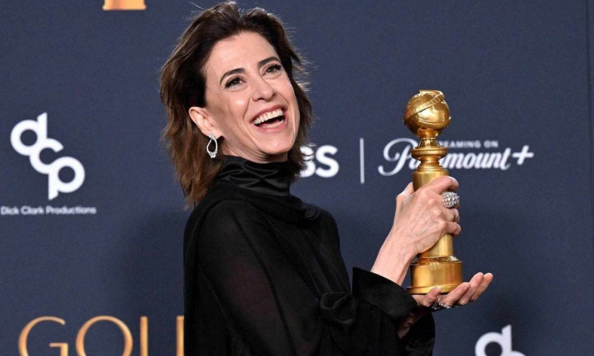 Fernanda Torres vence Globo de Ouro e dedica prêmio à mãe, Fernanda Montenegro -  (crédito: Robyn Beck / AFP)