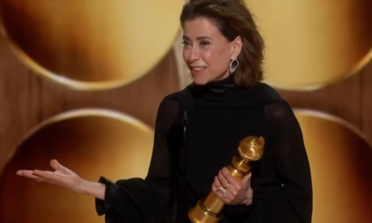 A atriz Fernanda Torres ganhou o Globo de Ouro de Melhor Atriz em filme de drama, pela atuação em 'Ainda Estou Aqui'. Fernanda concorria com Nicole Kidman ("Babygirl"), Angelina Jolie ("Maria Callas"), Kate Winslet ("Lee"), Tilda Swinton ("O quarto ao lado") e Pamela Anderson ("The last showgirl"). E no discurso, disse estar emocionada, pois acompanha o trabalho das outras atrizes.  -  (crédito: Reprodução de TV)