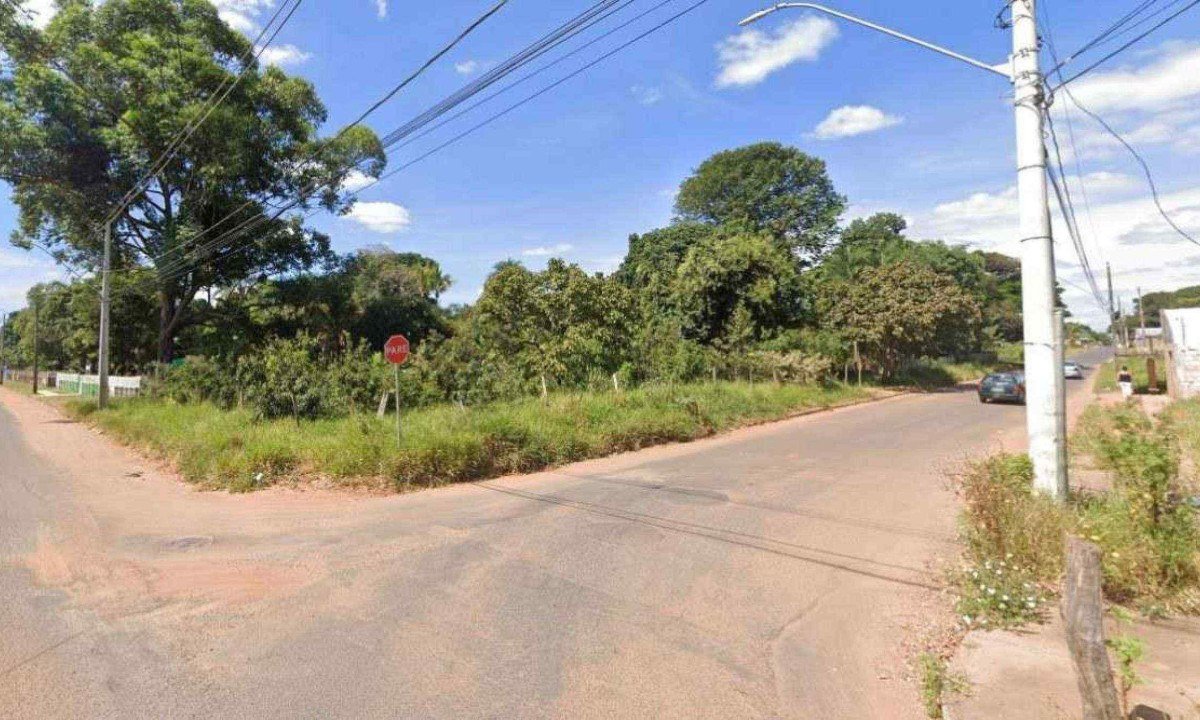 Corpo da vítima foi achado em esquina movimentada do bairro
 -  (crédito: Reprodução/Google Street View)