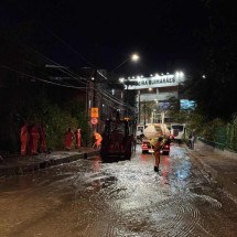 Tempestade causa estragos e deixa 70 mil pessoas sem luz em Juiz de Fora - Redes Sociais