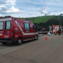 Motorista morre ao capotar carreta em rodovia no Sul de Minas - CBMMG