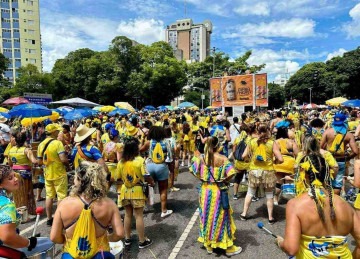 Além do Asa de Banana, festa n'Autêntica terá outros blocos, além de participações de artistas como Elisa Sena -  (crédito: DIVULGAÇÃO)