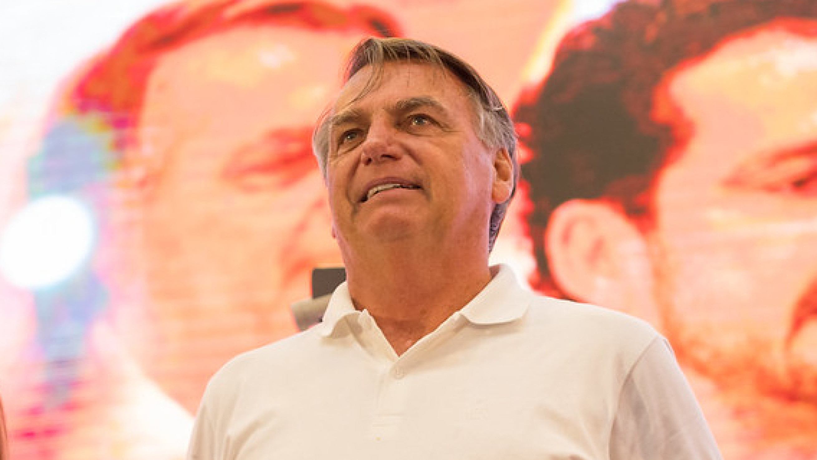 Bolsonaro escolhe advogado que já defendeu petista para defesa no STF