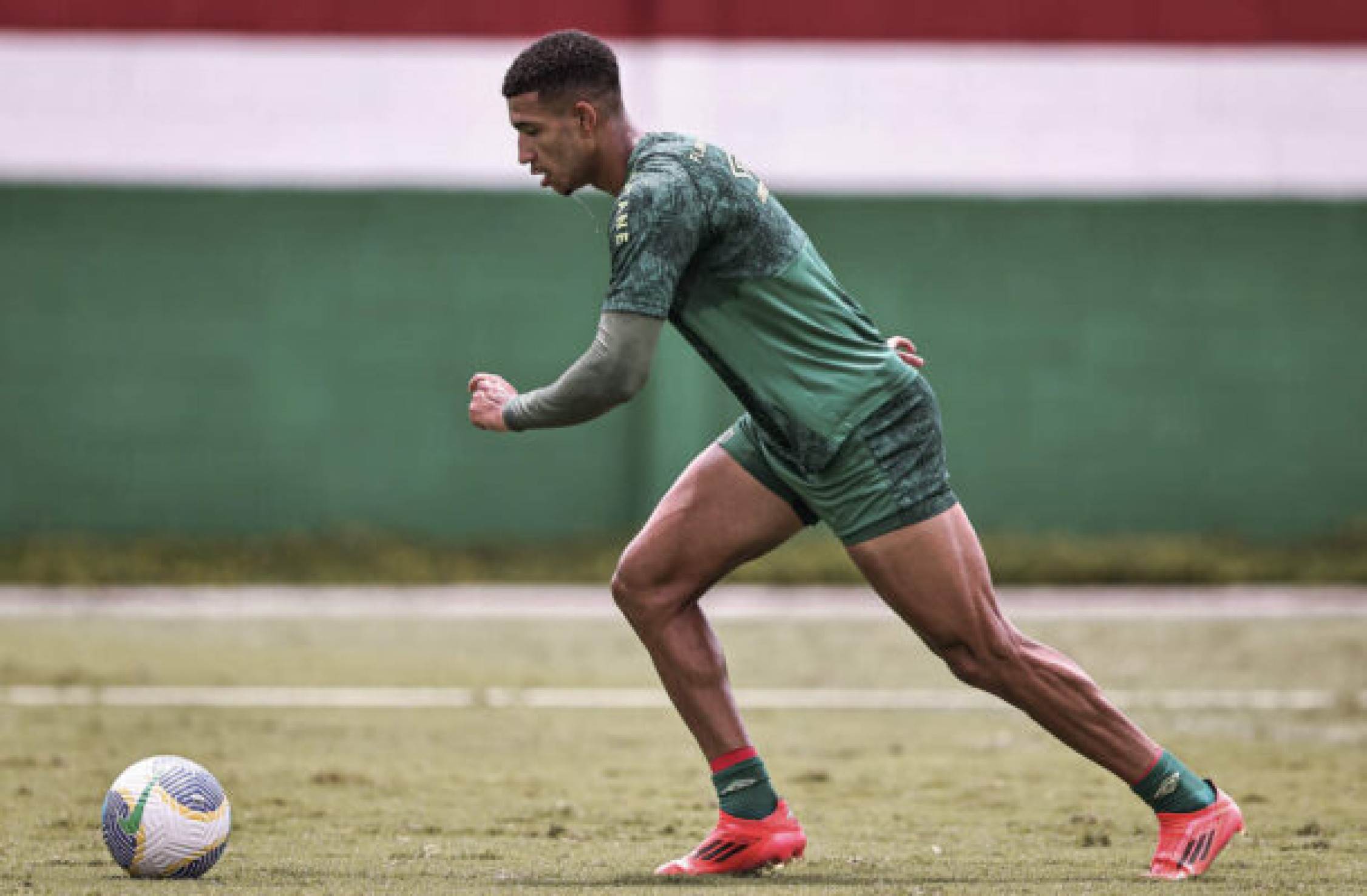 Kauã Elias volta antes do previsto ao Fluminense