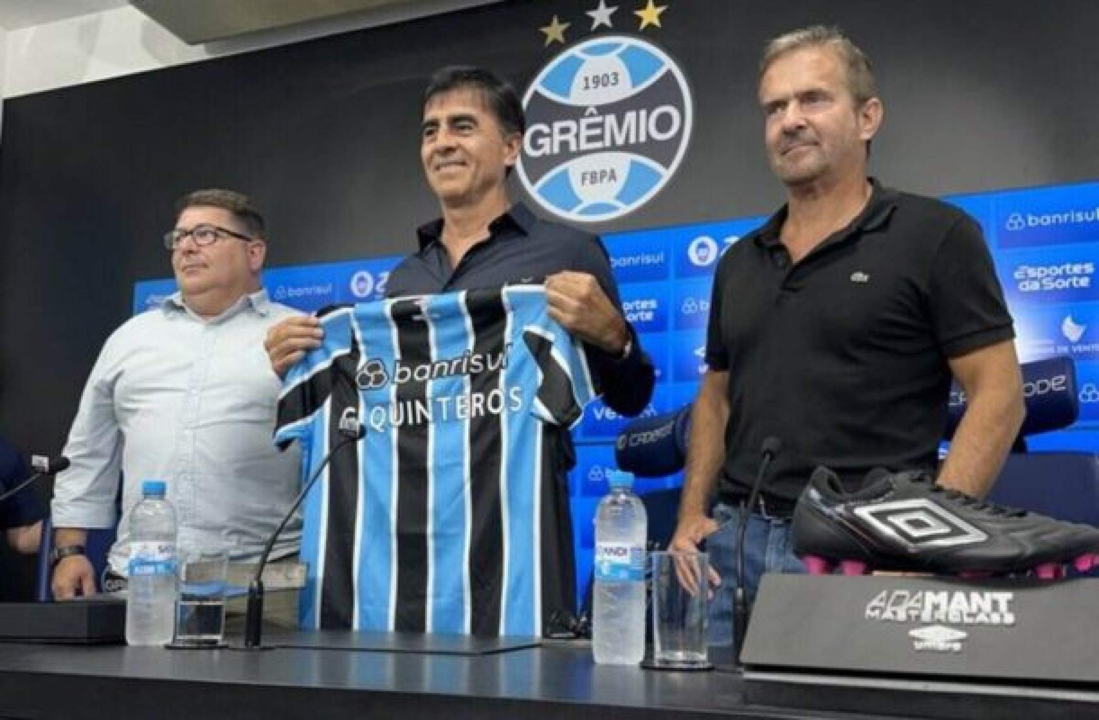 Quinteros destaca ‘desafio’ no Grêmio e define estilo de jogo